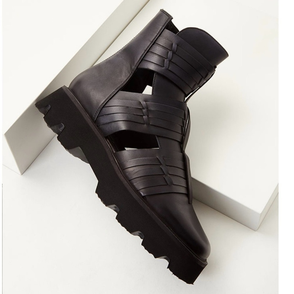 FREE PEOPLE Women's Hydra
Huarache Lugged Boots